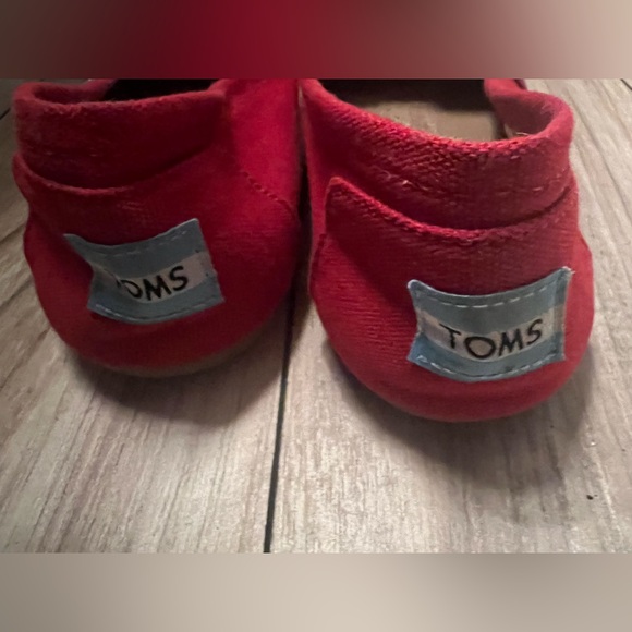 Toms red shoes never worn - Picture 2 of 4
